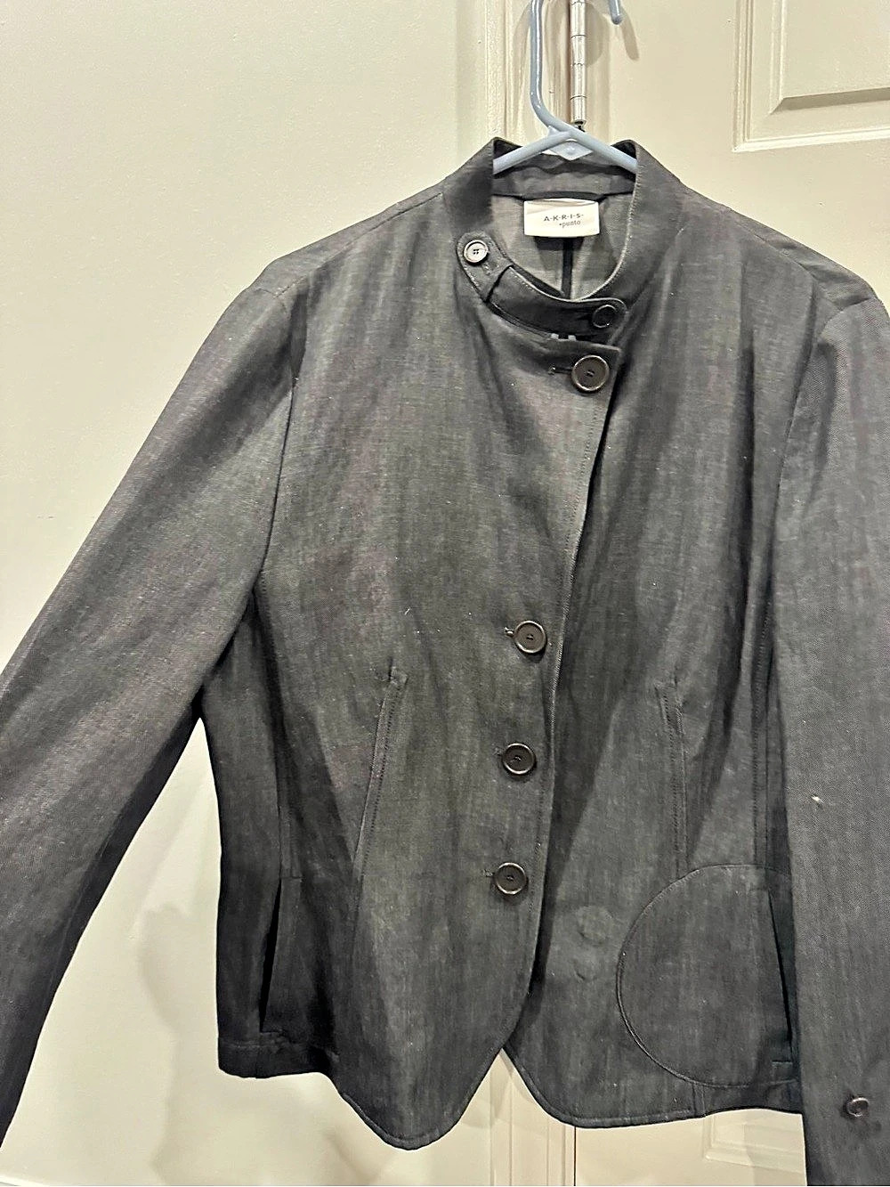 AKRIS punto Gray Button-Front Blazer Like New